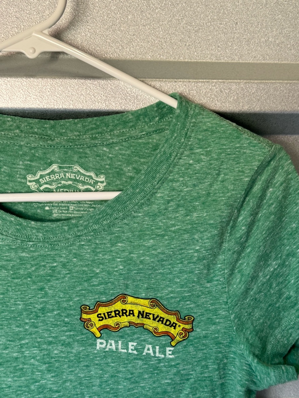 Sierra Nevada Green Pale Ale Graphic Tee Women’s M MINTY - Picture 3 of 5